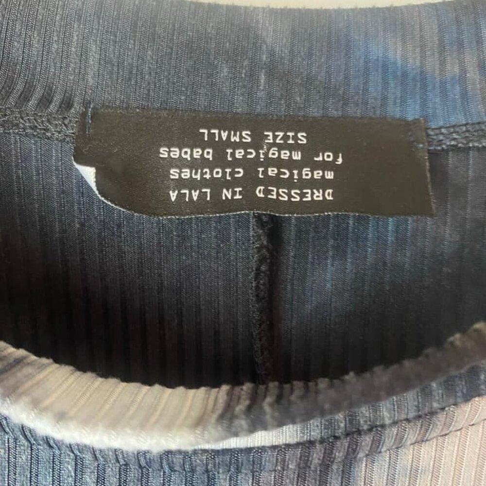 Dressed in Lala Oversized Ribbed Tie Dye Top SIze Small Blue White Shirt - Picture 4 of 4